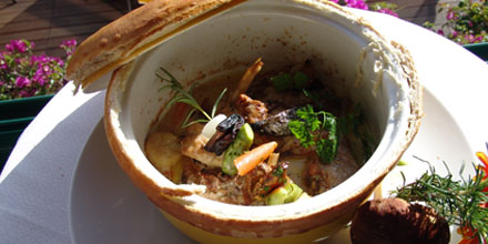 Farmhouse chicken stew with champagne and Ribeiro Frio boleto mushrooms
