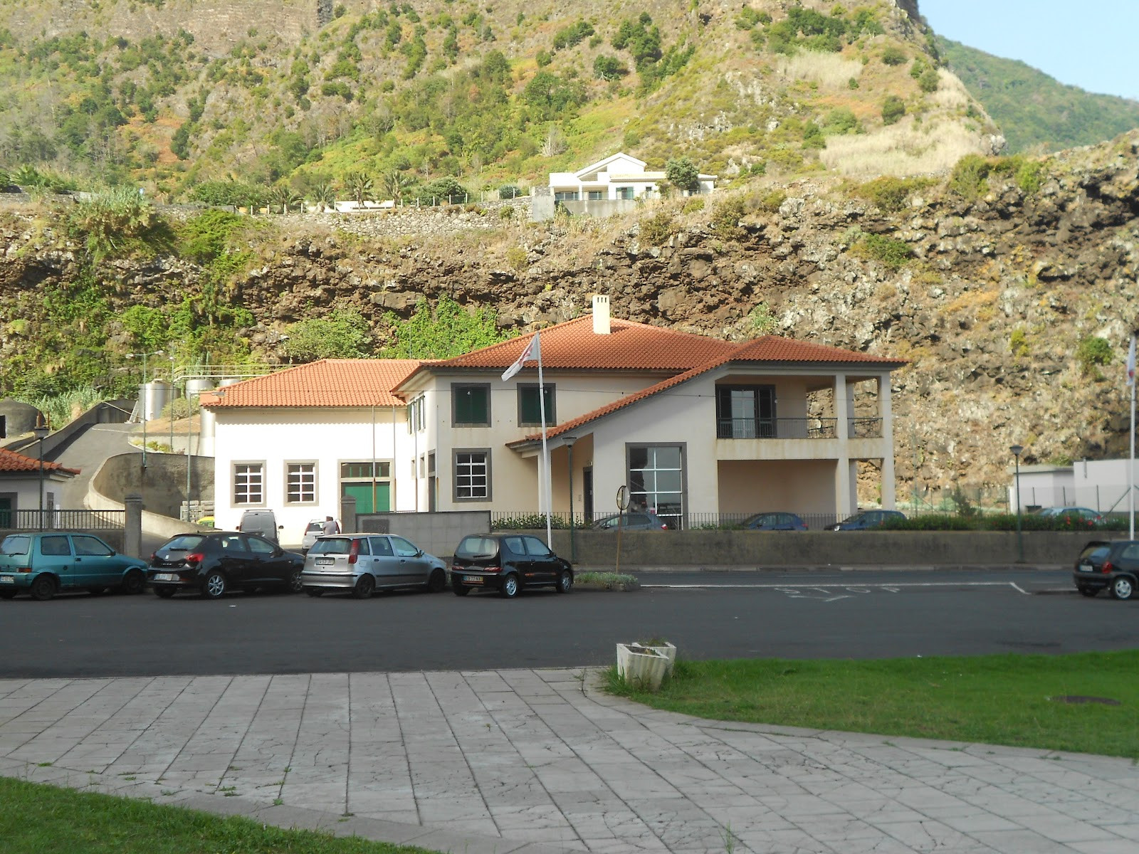 Governo Regional isenta produtores de taxas na Adega de São Vicente.