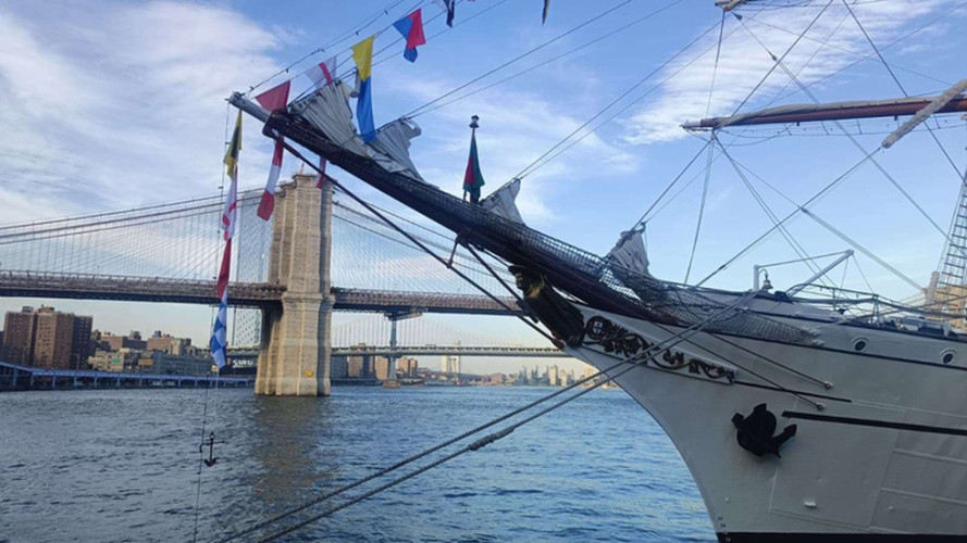 Navio-escola ‘NRP Sagres' já chegou a Nova Iorque com 2 pipas de Vinho Madeira